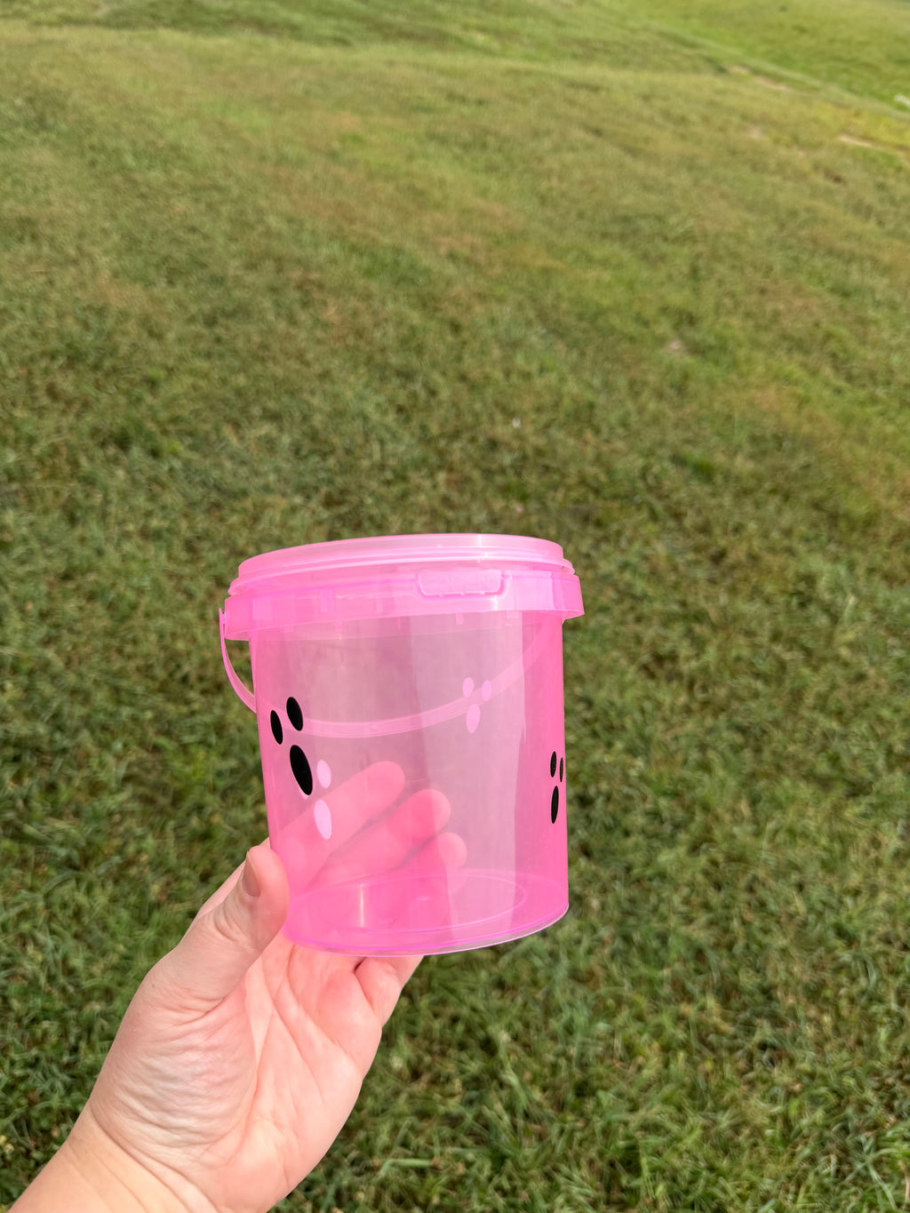 Black Ghostie Face 34oz Reusable Drink Buckets