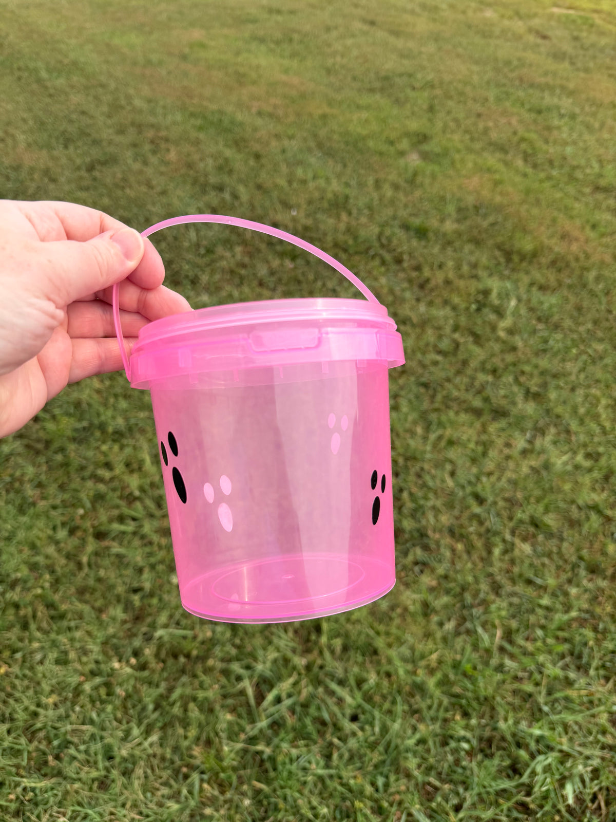 Black Ghostie Face 34oz Reusable Drink Buckets