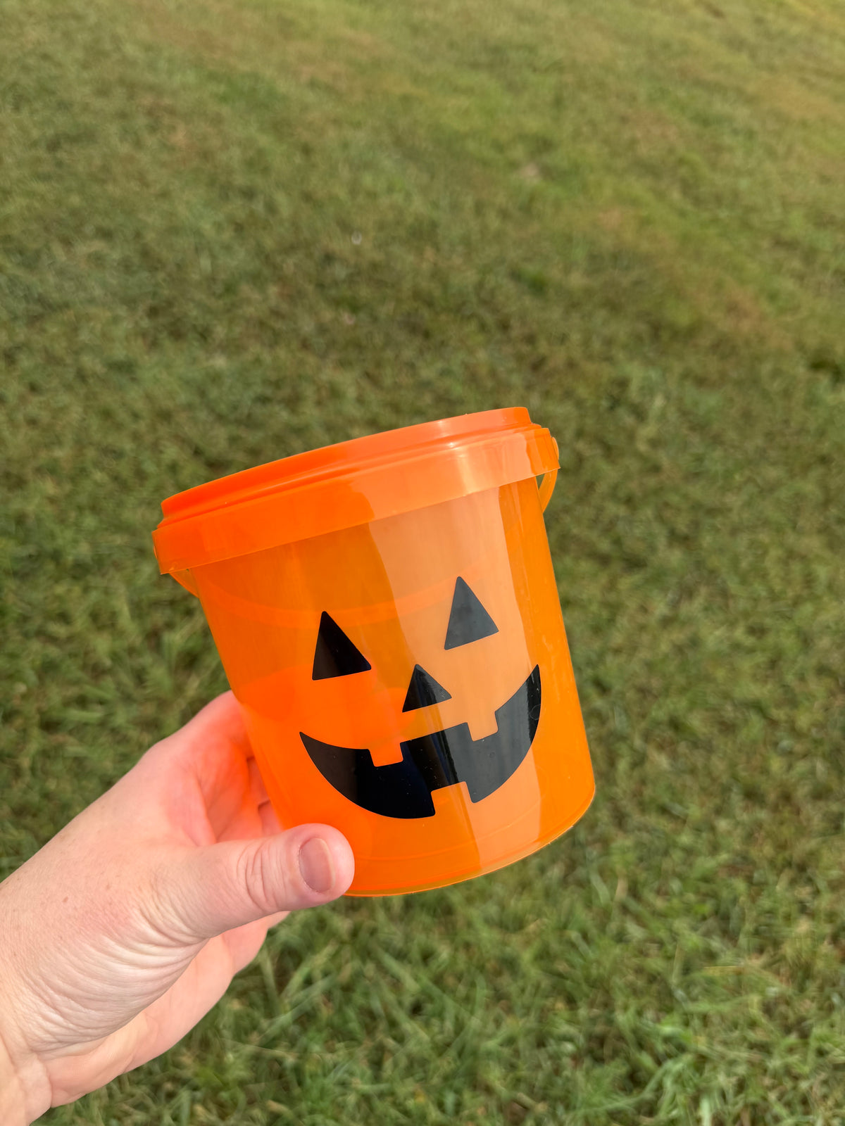 Jack-O-Lantern Face 34oz Reusable Drink Buckets